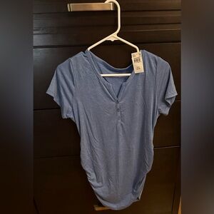 NWT - Women’s Motherhood maternity short sleeve size M / blue